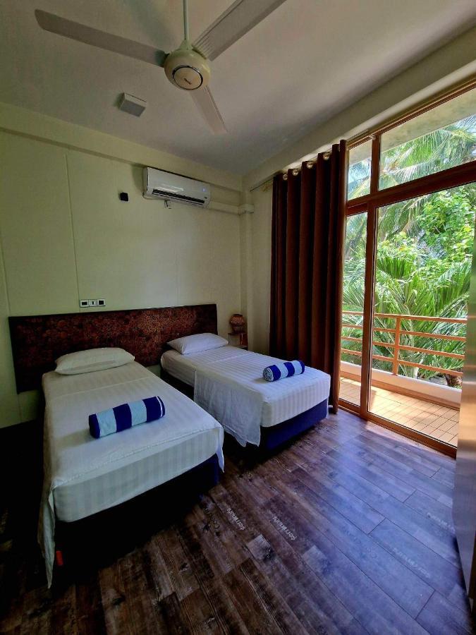 Finolhu Beach Guest House Феліду Екстер'єр фото